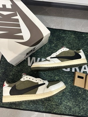 Travis Scott × Air Jordan 1 Low OG SP  Medium Olive  EU 44.5  DS, Original