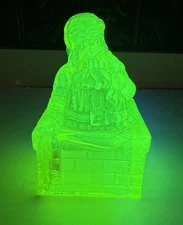MOSSER PRESSED IN FENTON MOULD TOPAZ SANTA IN CHIMNEY GLOWS