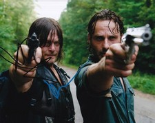 LINCOLN REEDUS signed autograph 20x25cm WALKING DEAD in person autograph ACOA