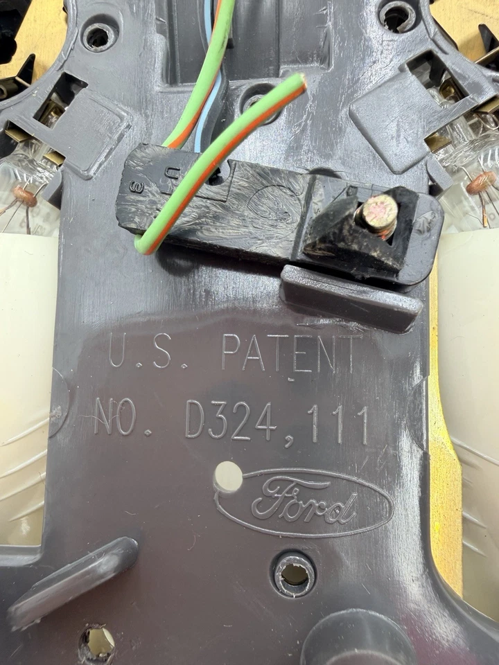 Luz domo Ford Explorer/Mountaineer/Ranger 1996-01 # F17B-13776-ADW B248-22 Foto 3 de 4