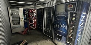 Vending Machine 7  Lot  Coca-Cola Pepsi Red Bull Snack