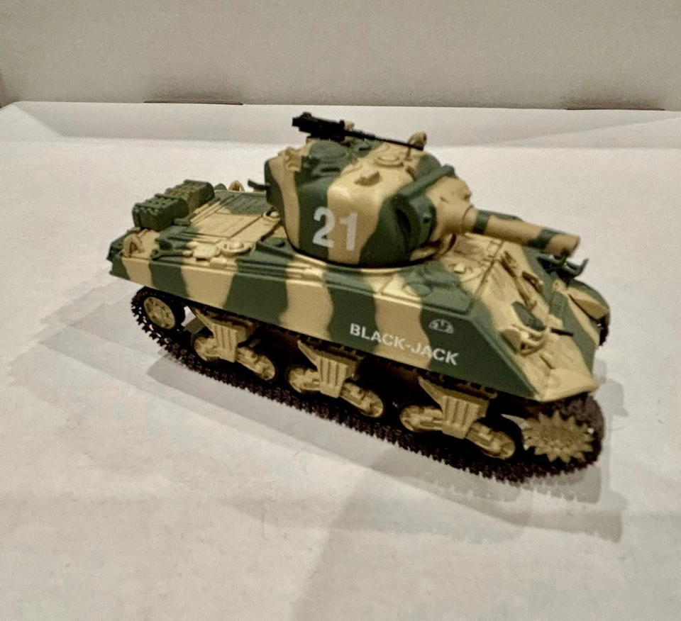 1/72 Scale Matchbox Dinky Sherman M4 A3 WWII Tank. TMY 37585 - Image 2 of 4