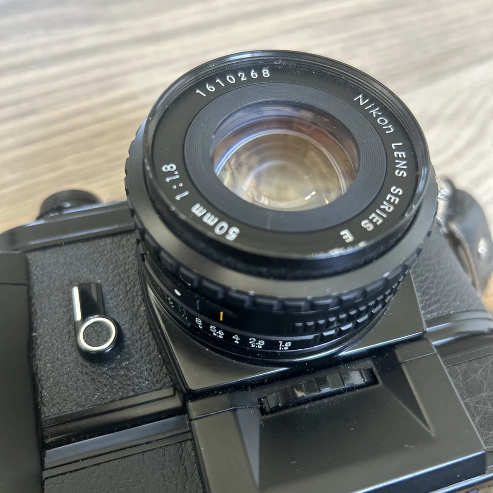 CÁMARA FOTOGRÁFICA NIKON EM 35mm SLR + LENTE 50mm 1.8 y unidad de motor nikon md-e Foto 2 de 4