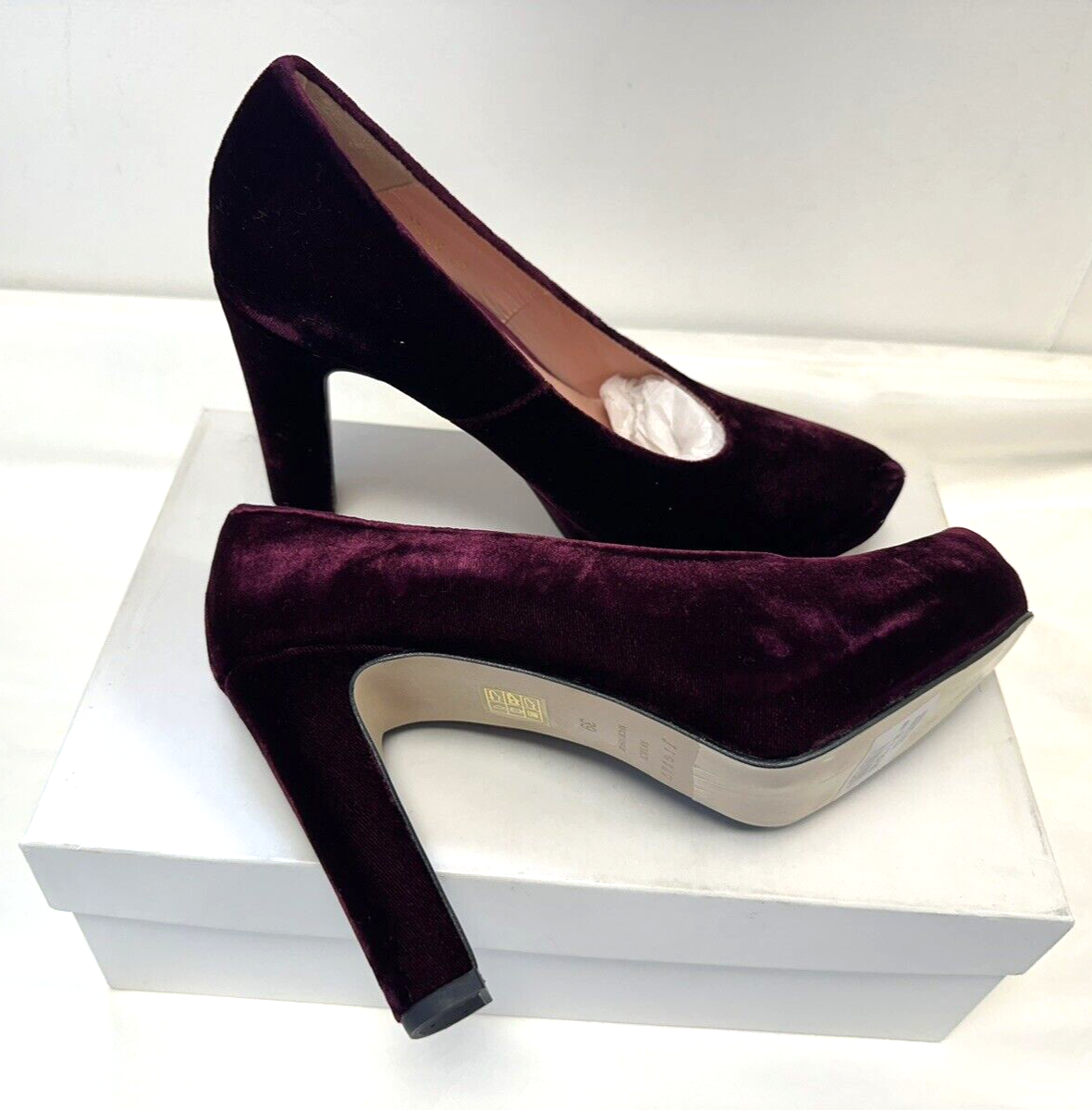 NEW IN BOX! Jigsaw wine velvet Mayfair block heel concealed platform court  shoes - Main Image