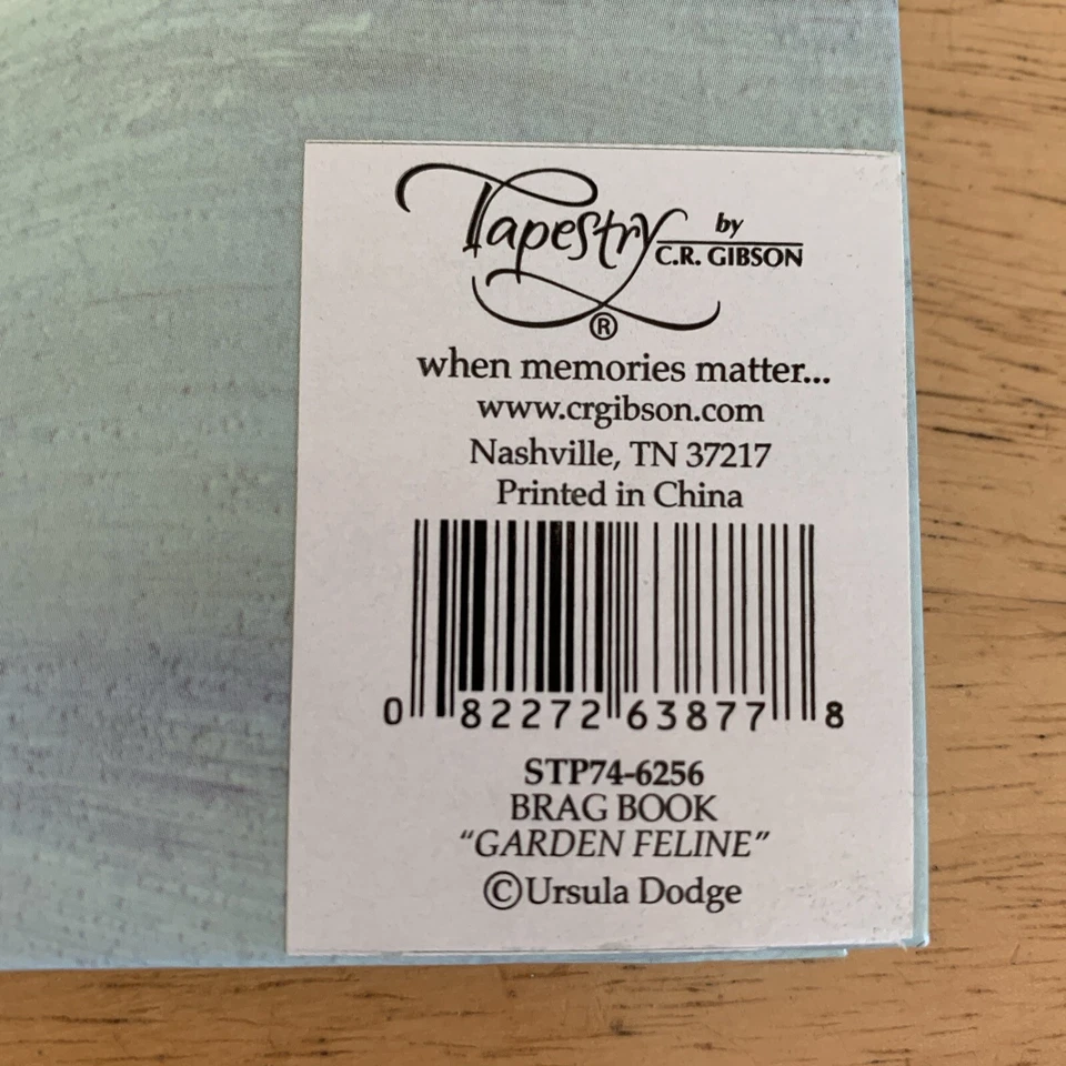 Álbum de fotos Brag Book Garden Feline Ursula Dodge de CRGIBSON tiene capacidad para fotos de 24-4x6 Foto 3 de 4