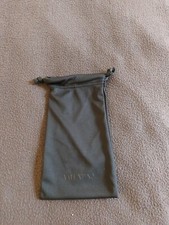 VALENTINO GARAVANI ETUI NA OKULARY PRZECIWSŁONECZNE CZARNE ZE ZŁOTYM LOGO, NOWE I ORYGINALNE