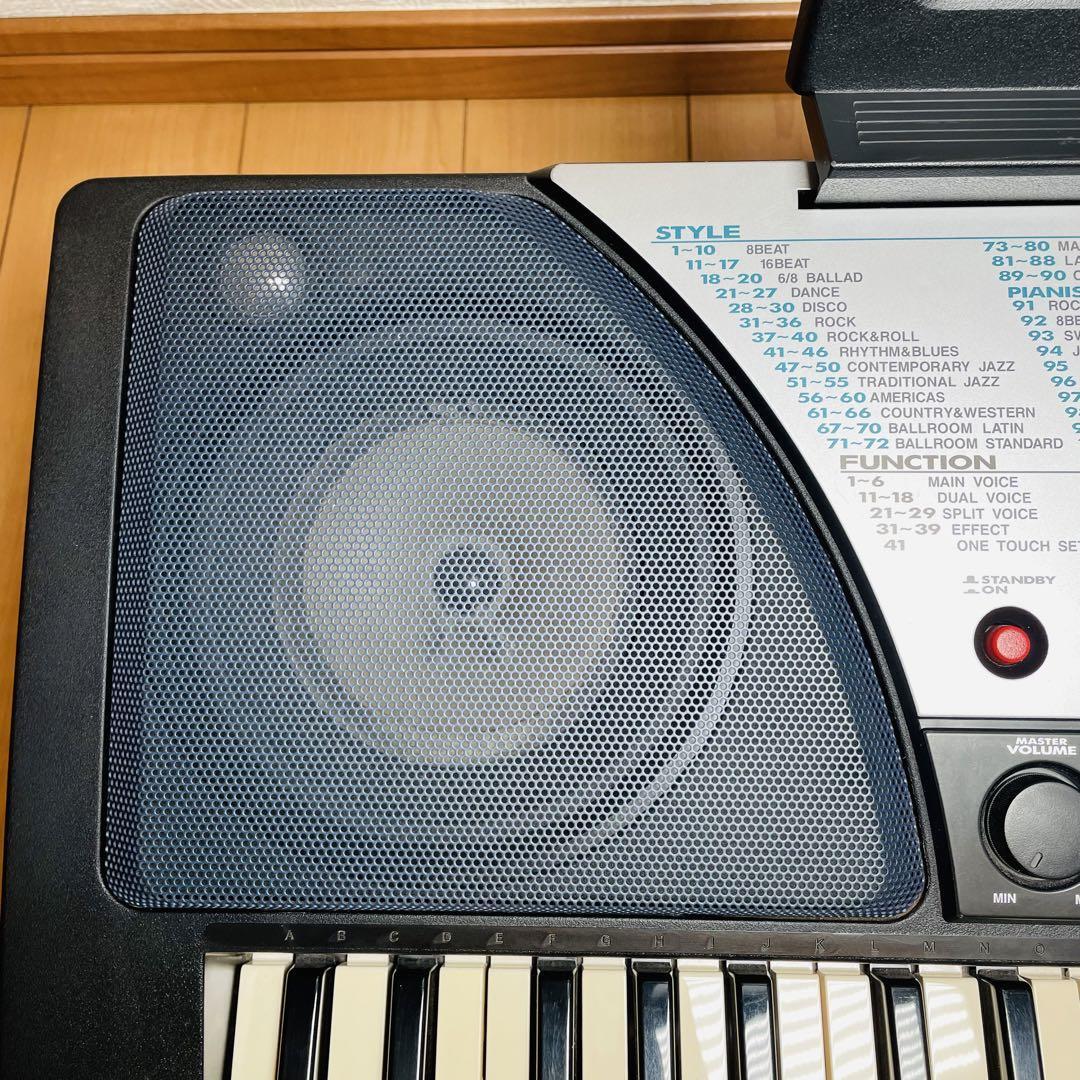 Yamaha PSR-340 Portatone Electronic Keyboard with Music
