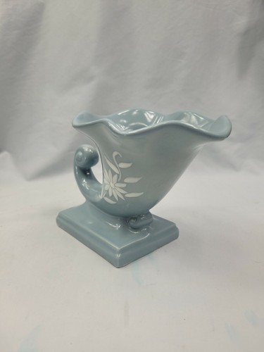 VINTAGE ABINGDON POWDER BLUE POTTERY CORNUCOPIA VASE PLANTER #569 EXCELLENT - Picture 2 of 10