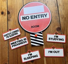 Kinder Türschild Plakette hängend, mehrere Karten mit Botschaften sehr guter Zustand