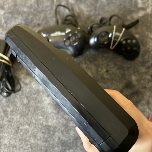 Consola Modelo 1 MK-1601 Consola Sega Genesis con Cables Controlador y Juego - Imagen 10 de 21