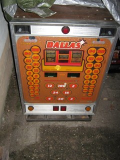 Verkaufe Spielautomat NSM Dallas auf DM / Euro