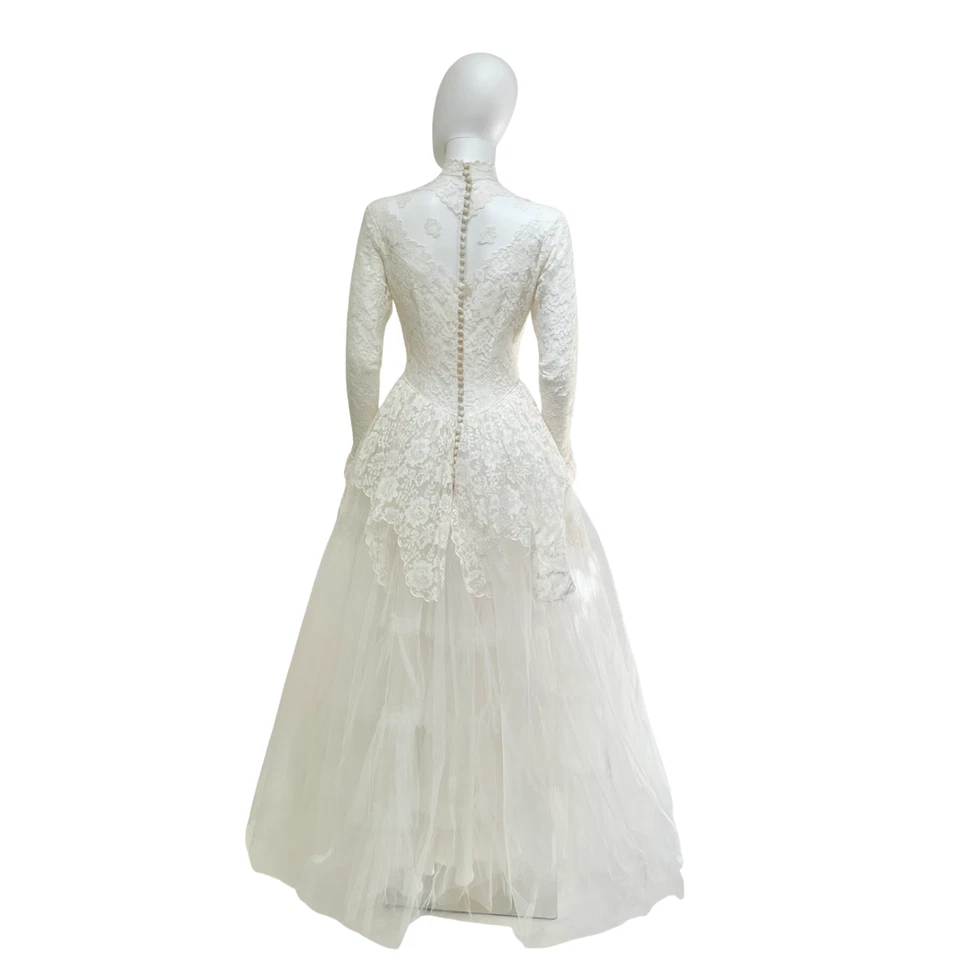 Vintage 1950s Wedding Dress with Illusion Lace Bodice - Sz XS - Long Sleeves - Image 4 of 4