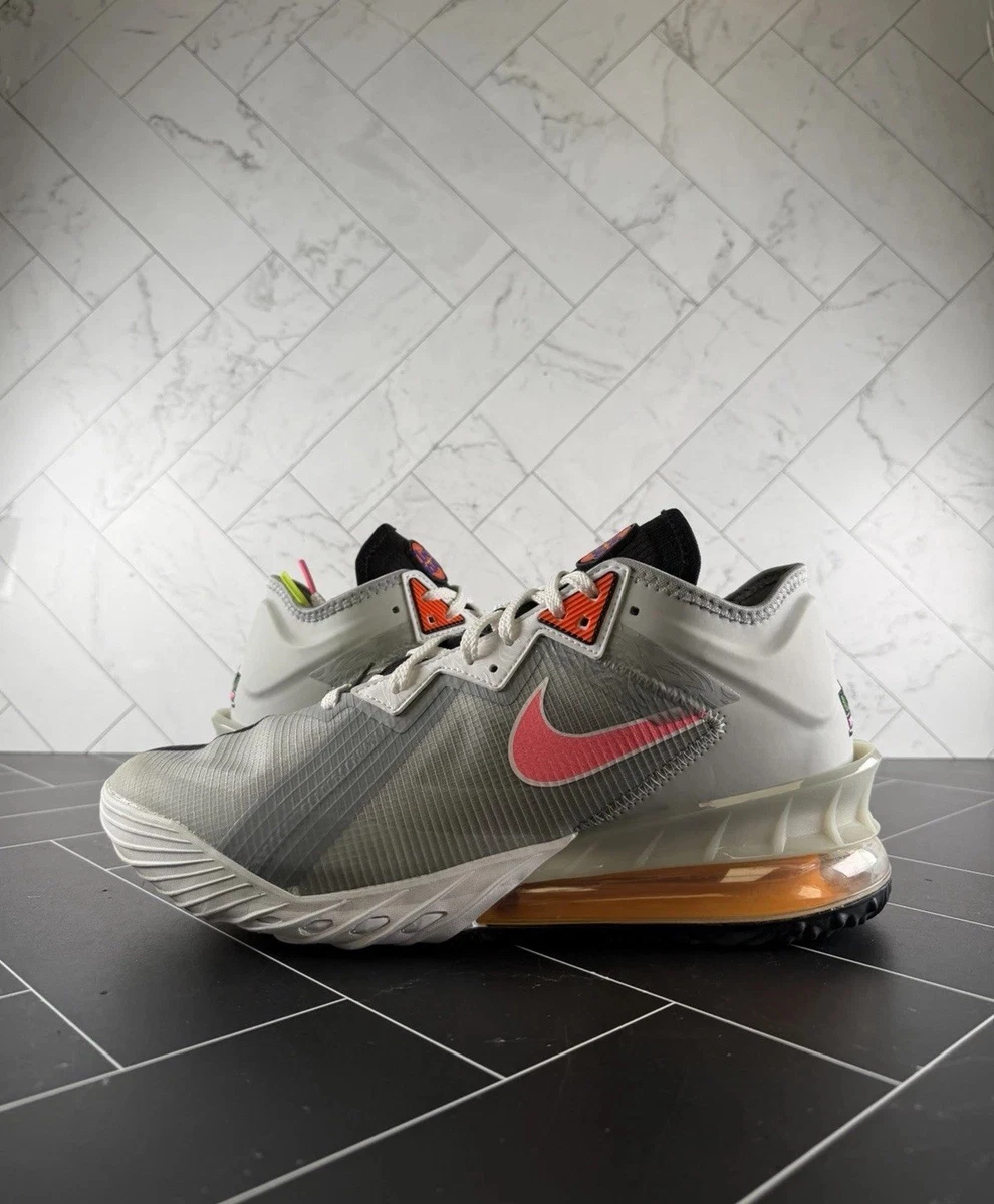 Nike LeBron 18 Low Tune Squad シューズ Nike Space Jam & LeBron 18 Low Bugs & Marvin for Sale