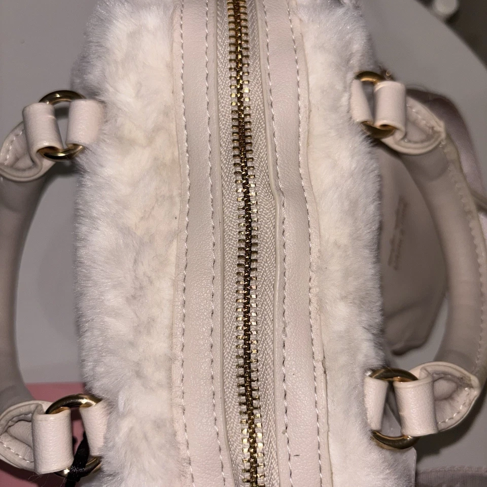 Bolso de mano Juicy Couture blanco de piel sintética con correa ajustable y monedero Foto 3 de 4