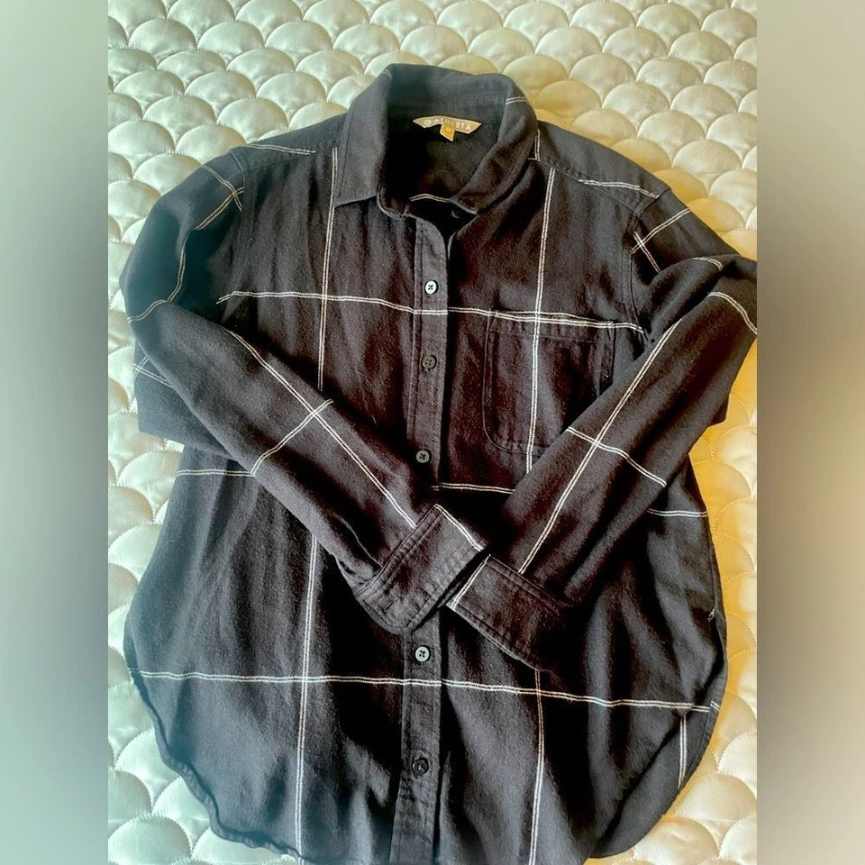 Athleta Mujer Petite Pequeña Franela Negra Manga Larga Camisa Abotonada Foto 2 de 4