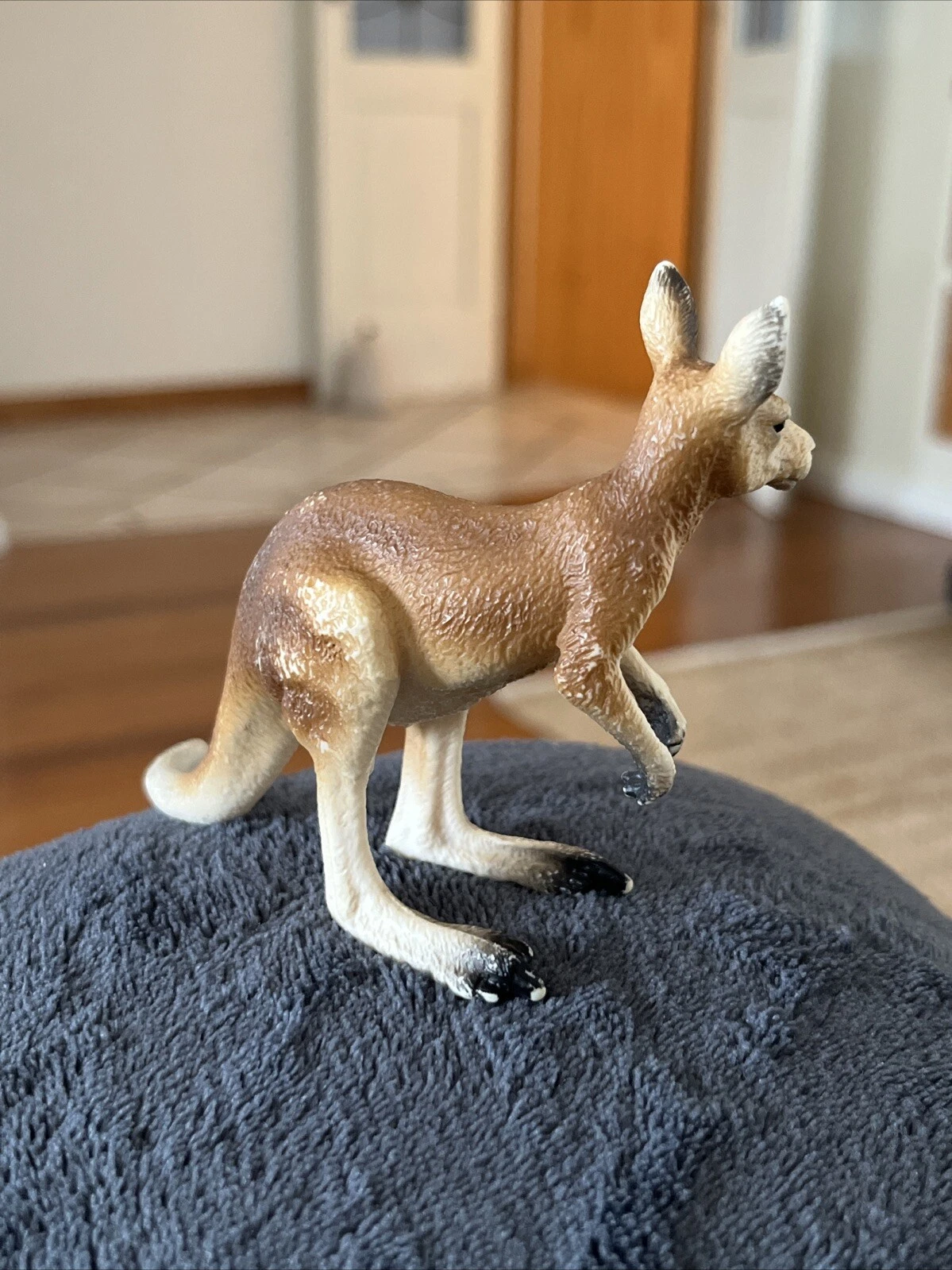 Picture 2 of 5