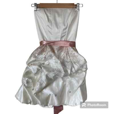jessica mcclintock white short dress Did Jessica McClintock create the perfect offbeat wedding dresses?   Offbeat Wed (was Offbeat Bride)