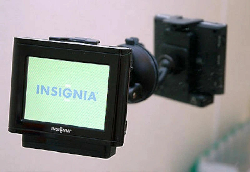 Insignia NS-CNV10 Car Portable GPS Navigator System Complete in Box 3.5" LCD - Image 3 of 4