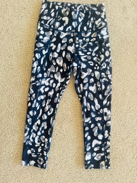 Rockwear Size 8 Black  high waist active leggings Leopard Print