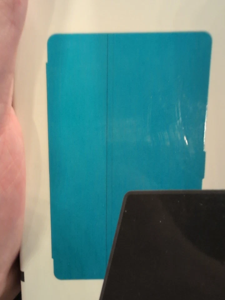 Folio translúcido absorbente de golpes Incipio Clarion para Amazon Fire Foto 2 de 4