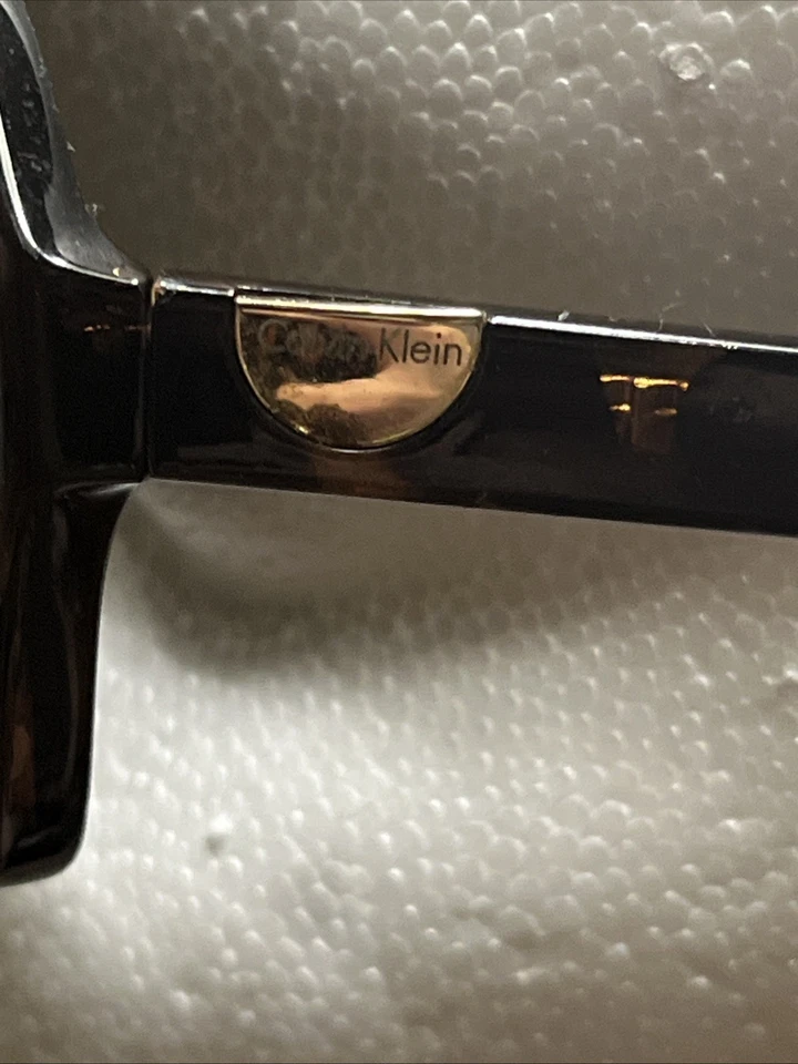 Calvin Klein R709S 240 Butterfly Sunglasses Brown Tort 55-17-135 Used - Image 3 of 4