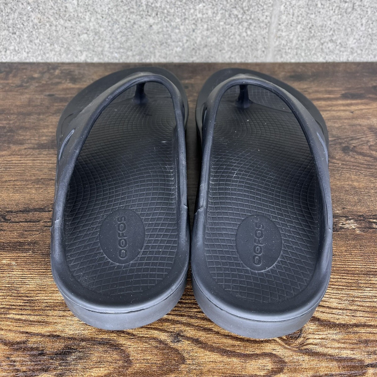 Oofos Sandals Mens 12 Womens 14 Black Original Unisex 