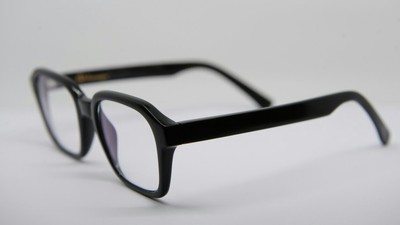 horn eyeglasses