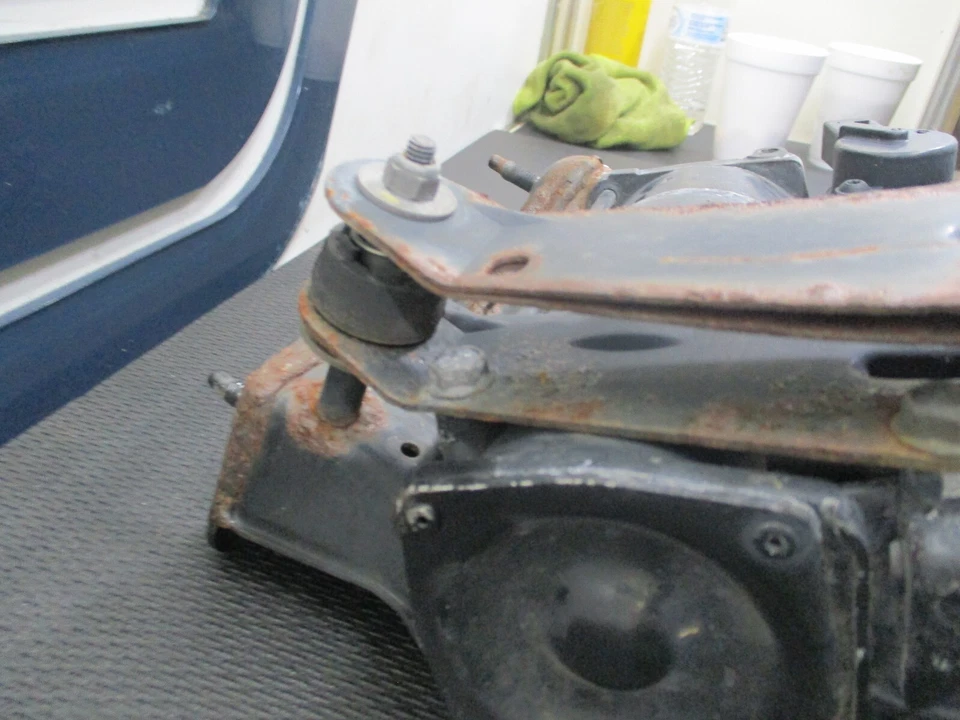 Jaguar XJ8 2006 - compresor de suspensión neumática Foto 4 de 4