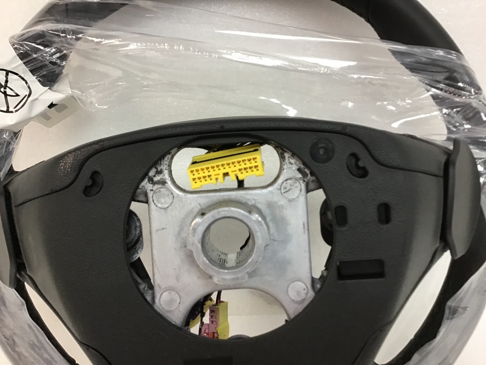 20182019 buick enclave steering wheel black with features 84277359 eBay