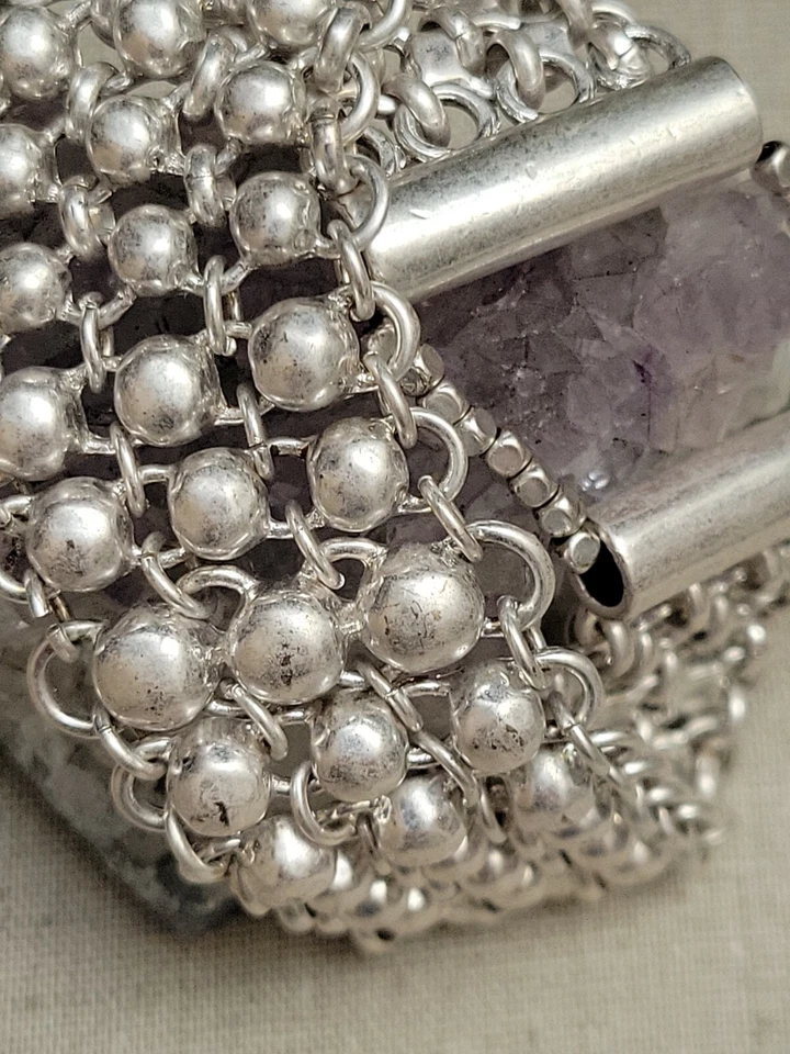 Brazalete Kenneth Cole New York Eslabones de Cota de Malla Cuentas Envejecido Tono Plata Foto 4 de 4