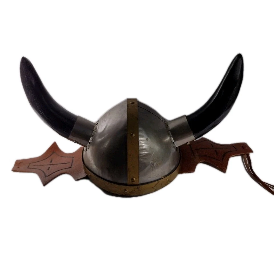 Casco de guerrero vikingo con cuernos con tapa de metal hecha a mano personalizada y correa para la barbilla  Foto 2 de 4