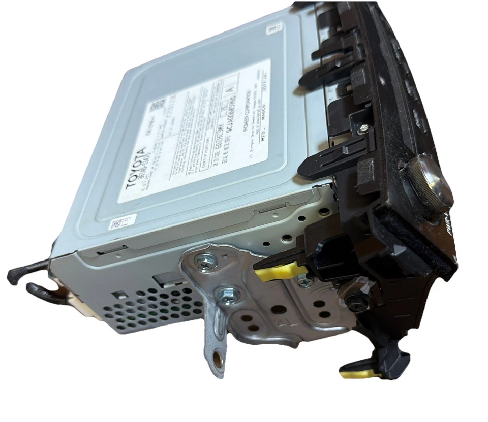 Lexus IS200T IS300 IS350 2017-2019 Gracenote HD radio XM radio unit 86140-53470 - Image 4 of 4