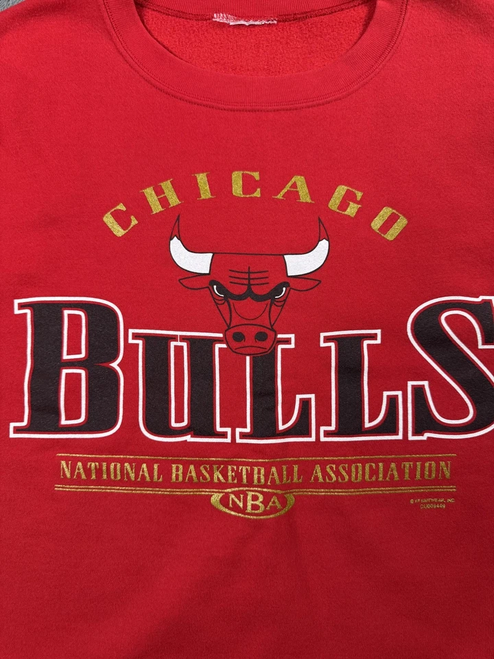 Винтажная мужская толстовка Chicago Bulls средний размер красная NBA с круглым вырезом 90-е мускатный орех - Изображение 2 из 4
