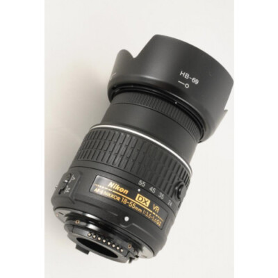 Nikon AF-S DX NIKKOR 18-55mm F3.5-5.6 G VR II with image