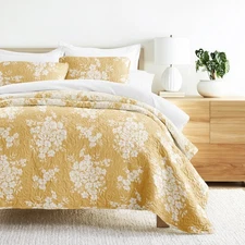 Noble Linens 3-Piece Mustard Distressed Bouquet Reversible Quilt Set, Twin