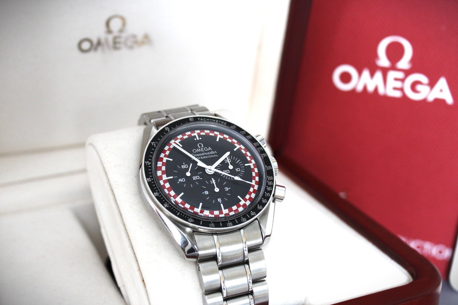 OMEGA Speedmaster TinTin 311.30.42.30.01.004 2015 Full Set inc 6-Month Warranty
