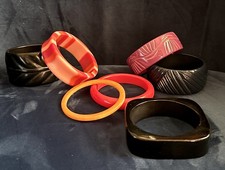 Vintage Plastic Bangle Bracelets Mixed Colors Retro Stackable Jewelry Lot of 7