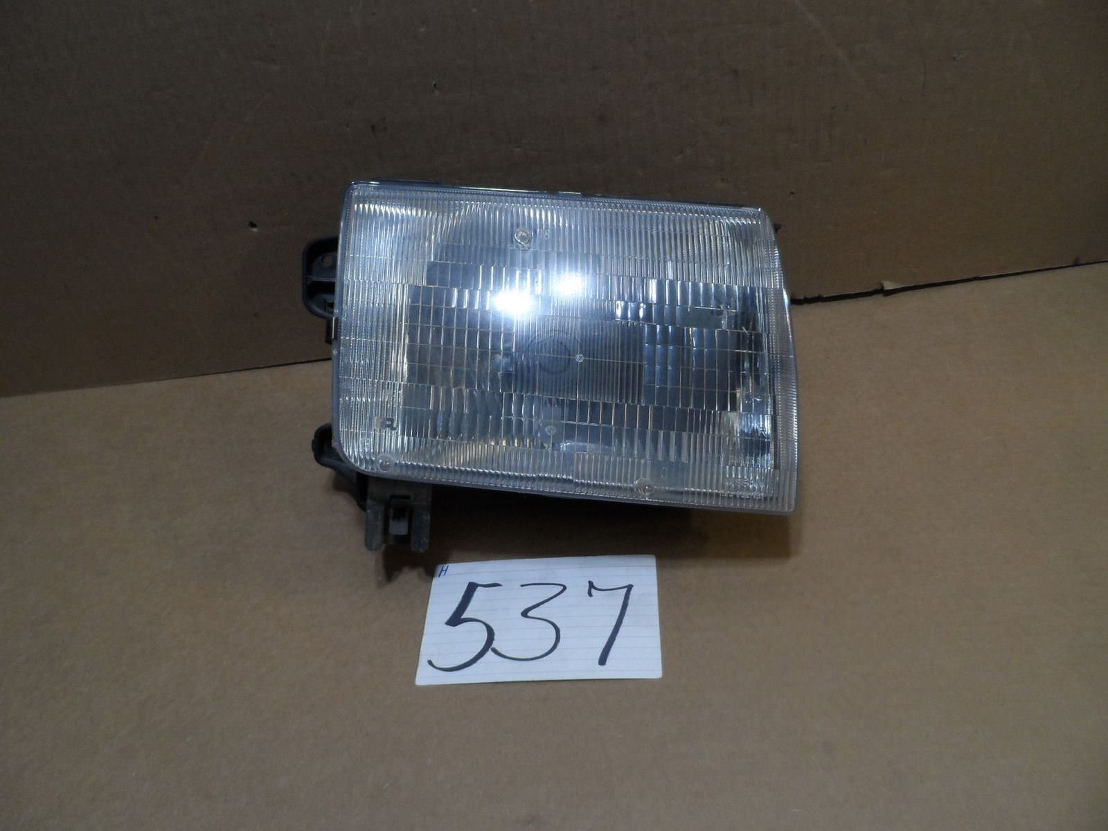 2000 - 2001 Nissan Xterra PASSENGER Side Headlight Used front Lamp #537-H