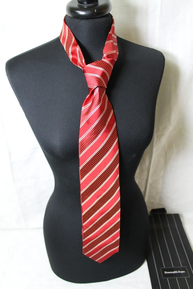 Cravatta Zegna, in seta rossa strisce blu, mai usata, - Immagine 3 di 4