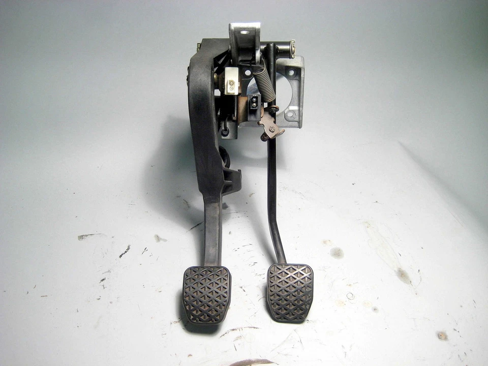 BMW E36 5 Spd Manual Clutch Pedal Box Swap 1992-1997 318i 325i 328i M3 Z3 OEM - Image 2 of 3