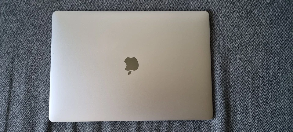 Apple MacBook Pro 15" 2017 · i7 · 16GB · 500GB, photo 3 sur 5