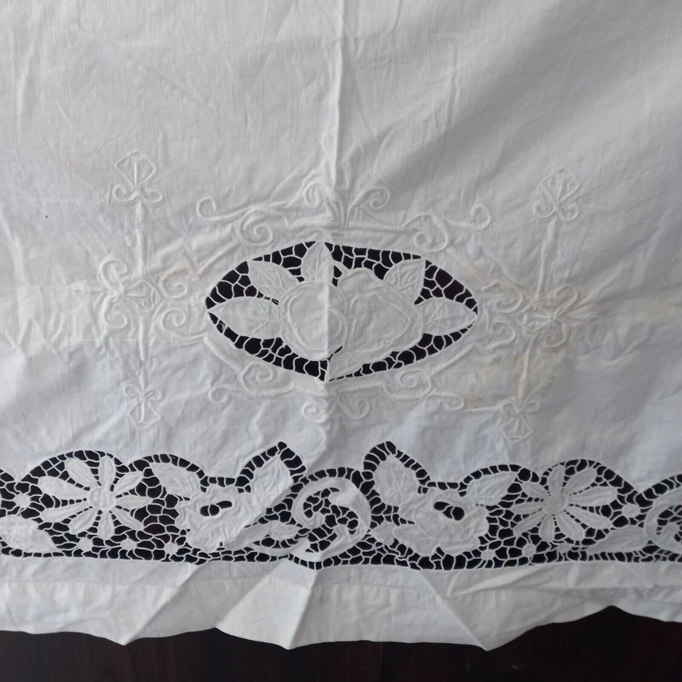 linge ancien drap brodé main dentelle lin coton ? Richelieu ? 210 cm X 300 cm - Photo 3/4