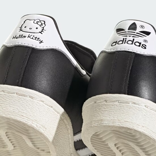 スニーカー [Adidas X Hello Kitty] SUPERSTAR 82 : Core Black adidas SUPERSTAR 82 SFTM - Multi | Free Shipping with