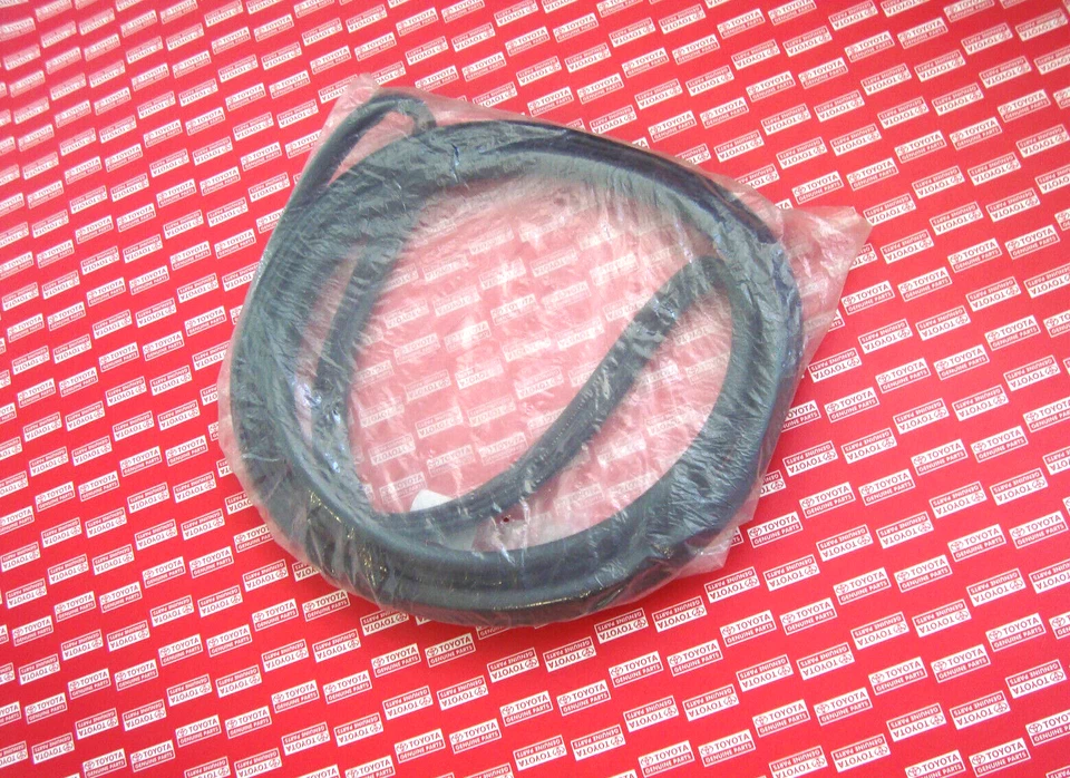 1970 1971 1972 1973 1974 1975 1976 Toyota Carina TA10 TA12  Trunk Rubber Seal - Image 2 of 4