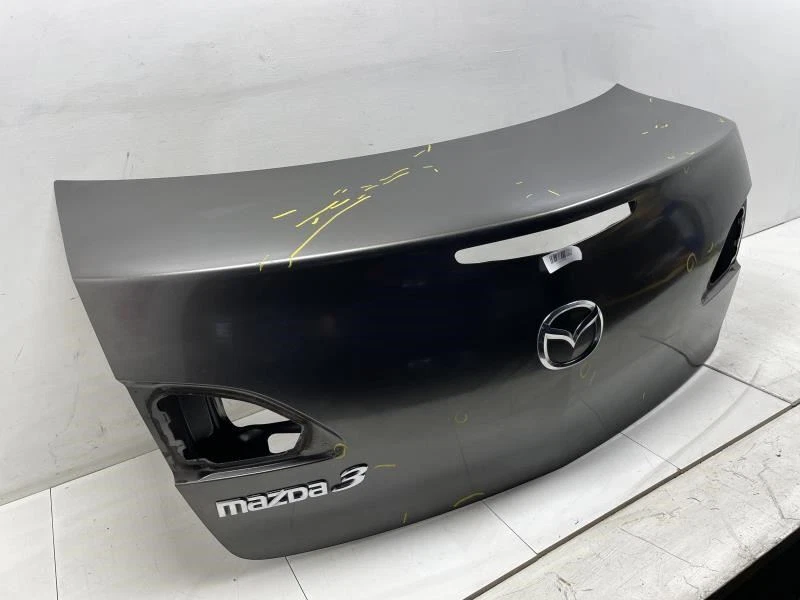 2010 MAZDA 3 TAMPA TRASEIRA DO PORTA-MALAS FABRICANTE DE EQUIPAMENTO ORIGINAL+ - Imagem 2 de 4