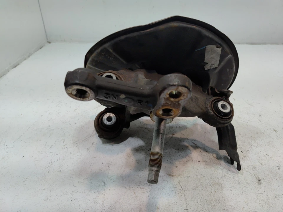 Toyota Camry 2018-2024 tracción delantera trasero derecho lado del pasajero eje nudillo buje OEM Foto 3 de 4