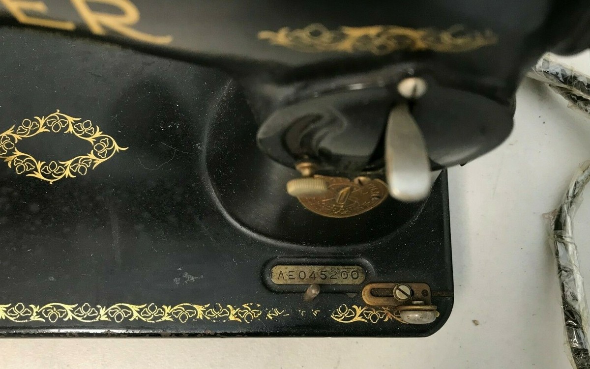 Singer BZ 10-8 Vintage Sewing Machine Simanco S.S. AU 52-16