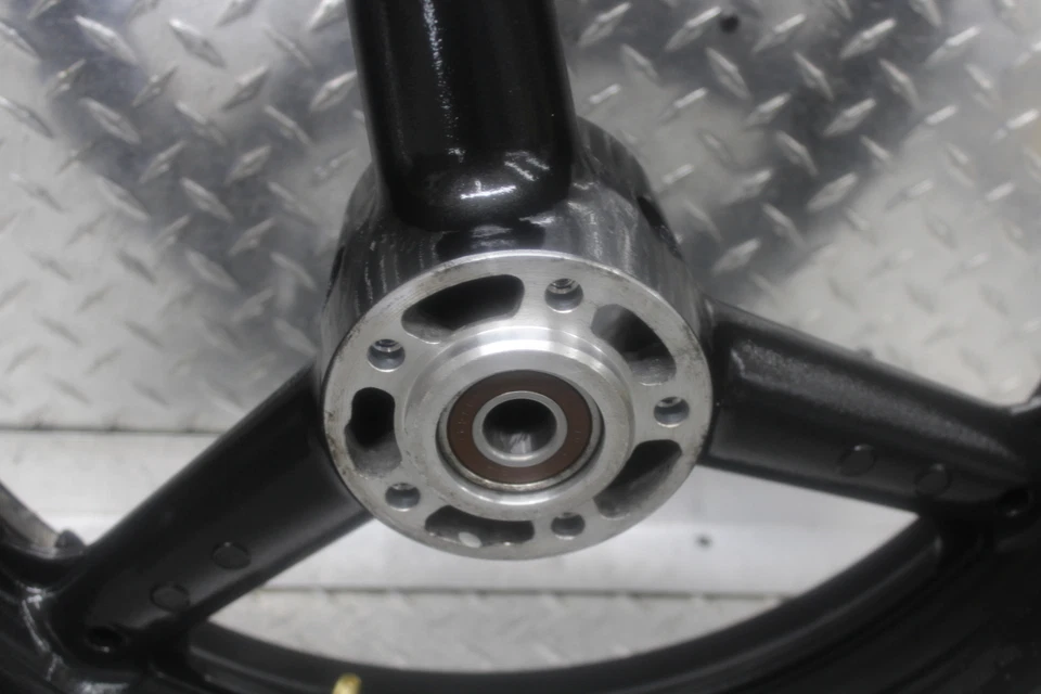 2002 SUZUKI BANDIT 1200 FRONT WHEEL 54111-17E11-35W - Image 3 of 4