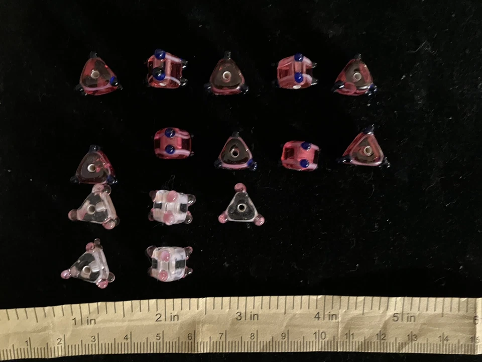 Lot Of 15 Dark/light Pink Triangular Lamp work Beads - Image 2 of 4