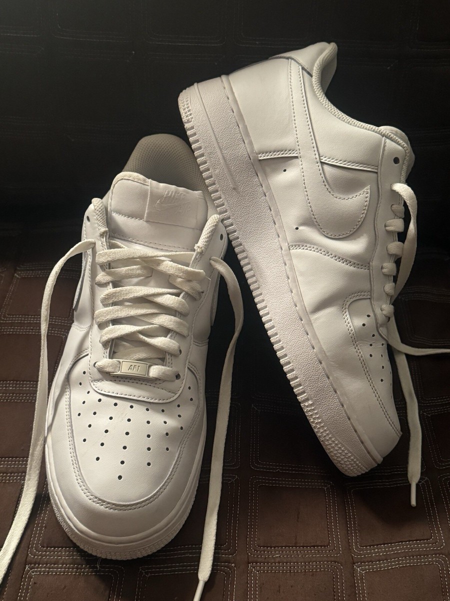 Nike Air Force 1 Low '07 Triple White Sneakers 2023 edition Nike Air Force 1 Low '07 Triple White Sneakers 2023 edition